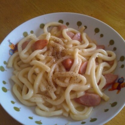 ランチに作りましたぁ～(*^_^*)

うどん美味しい～♪

食べ応えもあって満足!(^^)!